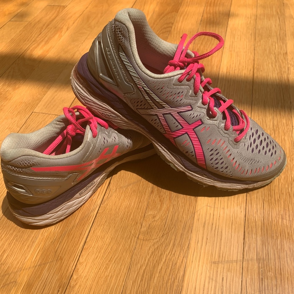 Barely Used Asics 8.5 T697ND